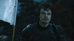 extant_GameOfThrones_4x08-TheMountainAndTheViper_1358
