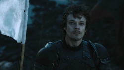 extant_GameOfThrones_4x08-TheMountainAndTheViper_1359