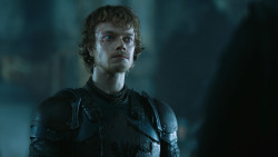 extant_GameOfThrones_4x08-TheMountainAndTheViper_1673
