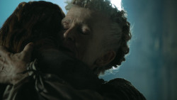 extant_GameOfThrones_4x08-TheMountainAndTheViper_2434