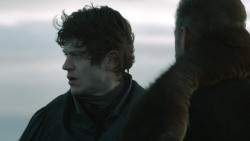 extant_GameOfThrones_4x08-TheMountainAndTheViper_3438