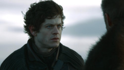 extant_GameOfThrones_4x08-TheMountainAndTheViper_3474