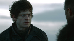 extant_GameOfThrones_4x08-TheMountainAndTheViper_3491