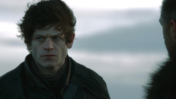 extant_GameOfThrones_4x08-TheMountainAndTheViper_3494