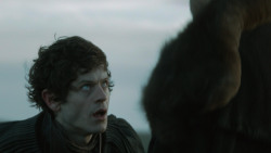extant_GameOfThrones_4x08-TheMountainAndTheViper_3534