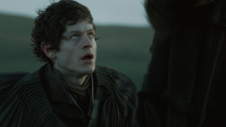 extant_GameOfThrones_4x08-TheMountainAndTheViper_3537