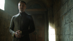 extant_GameOfThrones_4x08-TheMountainAndTheViper_3676