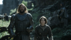 extant_GameOfThrones_4x08-TheMountainAndTheViper_3955