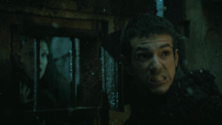 extant_GameOfThrones_4x09-TheWatchersOnTheWall_1100