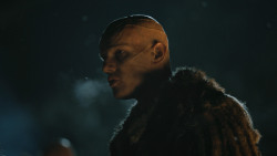 extant_GameOfThrones_4x09-TheWatchersOnTheWall_1945