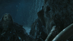 extant_GameOfThrones_4x09-TheWatchersOnTheWall_3195