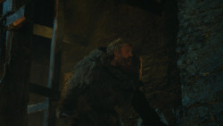 extant_GameOfThrones_4x09-TheWatchersOnTheWall_3446