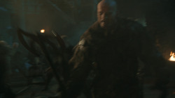 extant_GameOfThrones_4x09-TheWatchersOnTheWall_4237