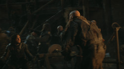 extant_GameOfThrones_4x09-TheWatchersOnTheWall_4306