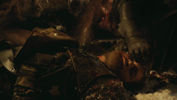 extant_GameOfThrones_4x09-TheWatchersOnTheWall_5037