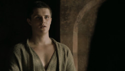 extant_GameOfThrones_5x01-TheWarsToCome_2977
