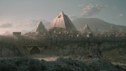 extant_GameOfThrones_5x01-TheWarsToCome_3693