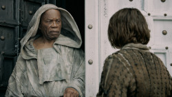 extant_GameOfThrones_5x02-TheHouseOfBlackAndWhite_0327