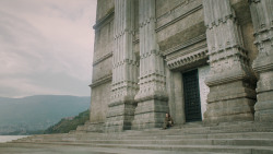 extant_GameOfThrones_5x02-TheHouseOfBlackAndWhite_0403