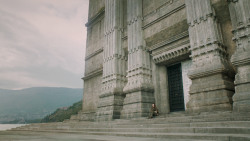 extant_GameOfThrones_5x02-TheHouseOfBlackAndWhite_0404
