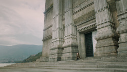 extant_GameOfThrones_5x02-TheHouseOfBlackAndWhite_0407
