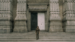extant_GameOfThrones_5x02-TheHouseOfBlackAndWhite_0516