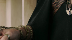 extant_GameOfThrones_5x02-TheHouseOfBlackAndWhite_1969
