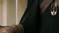 extant_GameOfThrones_5x02-TheHouseOfBlackAndWhite_1970