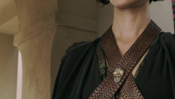 extant_GameOfThrones_5x02-TheHouseOfBlackAndWhite_1977