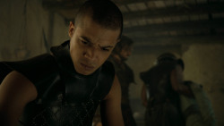 extant_GameOfThrones_5x02-TheHouseOfBlackAndWhite_2413