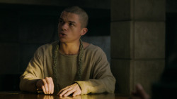 extant_GameOfThrones_5x02-TheHouseOfBlackAndWhite_2449