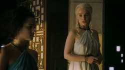 extant_GameOfThrones_5x02-TheHouseOfBlackAndWhite_2454
