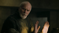 extant_GameOfThrones_5x02-TheHouseOfBlackAndWhite_2456