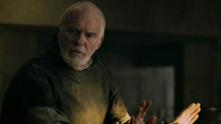 extant_GameOfThrones_5x02-TheHouseOfBlackAndWhite_2458