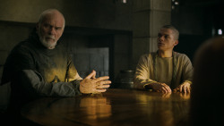 extant_GameOfThrones_5x02-TheHouseOfBlackAndWhite_2464