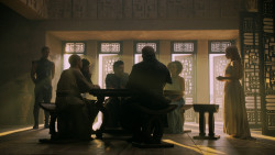 extant_GameOfThrones_5x02-TheHouseOfBlackAndWhite_2494