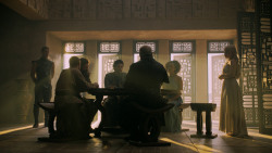 extant_GameOfThrones_5x02-TheHouseOfBlackAndWhite_2495