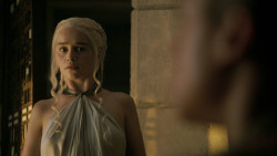 extant_GameOfThrones_5x02-TheHouseOfBlackAndWhite_2514
