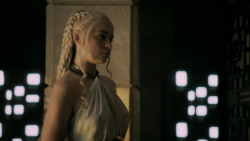extant_GameOfThrones_5x02-TheHouseOfBlackAndWhite_2520