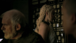 extant_GameOfThrones_5x02-TheHouseOfBlackAndWhite_2526