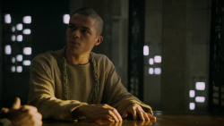 extant_GameOfThrones_5x02-TheHouseOfBlackAndWhite_2542