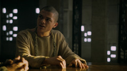 extant_GameOfThrones_5x02-TheHouseOfBlackAndWhite_2546