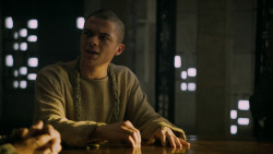 extant_GameOfThrones_5x02-TheHouseOfBlackAndWhite_2549