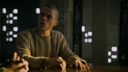 extant_GameOfThrones_5x02-TheHouseOfBlackAndWhite_2558