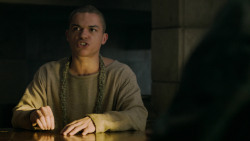 extant_GameOfThrones_5x02-TheHouseOfBlackAndWhite_2569