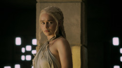 extant_GameOfThrones_5x02-TheHouseOfBlackAndWhite_2571
