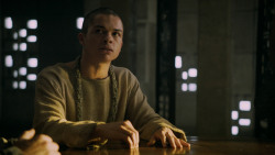 extant_GameOfThrones_5x02-TheHouseOfBlackAndWhite_2577