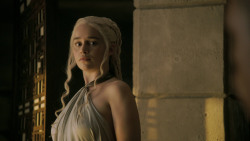 extant_GameOfThrones_5x02-TheHouseOfBlackAndWhite_2579