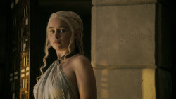 extant_GameOfThrones_5x02-TheHouseOfBlackAndWhite_2581