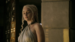 extant_GameOfThrones_5x02-TheHouseOfBlackAndWhite_2586